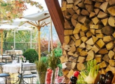 Spoznajte nevšedné krásy Prahy. Ubytovanie pre 2 osoby na 5 dní s raňajkami v NH Hotel Prague 4**** s plavbou po Vltave.