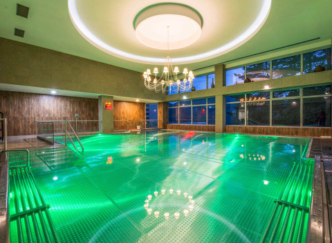 Nimnica cez víkend: Kúpeľný dom Balnea Grand s plnou penziou, wellness + masáž.
