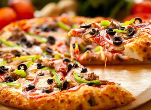 Akákoľvek pizza z jedálneho lístka v reštaurácii Doppio v ZOC Max. Doprajte si chvíľku relaxu a pochutnajte si na vynikajúcom jedle.