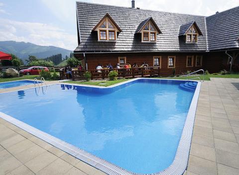 Rodinná dovolenka v malebnom prostredí Nízkych Tatier v penzióne Schweintaal s bazénom a wellness, polpenziou a 1 dieťa do 5 rokov zdarma.