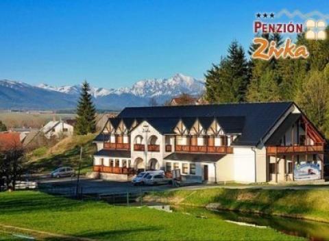 Užite si pohodovú dovolenku v Nízkych Tatrách. Pobyt v rodinnom penzióne, polpenzia a vstup do Tatralandie, alebo do hotelového wellness. 