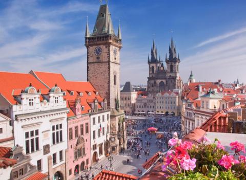 Pobyt v Prahe v hoteli City Lounge pre 2 osoby s raňajkami alebo polpenziou. Objavte krásu historických uličiek, či vyrazte na koncert. 