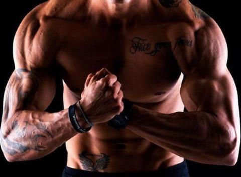 Cvičenia s osobným trénerom, ktorý vám poradí, ako správne cvičiť, zostaví pre vás jedálniček na mieru a odporučí individuálny tréning.