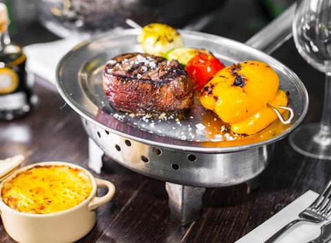 Navštívte reštauráciu El Gaucho s bohatou ponukou steakov z kvalitného hovädzieho mäsa a užite si letnú atmosféru Starého mesta.