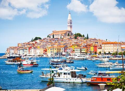 Dovolenka v modernom štýle, s výhľadom na more na chorvátskej Istrii. Pobyt v čarovnom hoteli Ribarska Koliba v Pule s raňajkami a wellness.