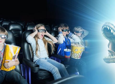 Vstup do 5D kina Kračúnovce. Nechajte sa vtiahnuť do tajomného sveta, padnite z výšky, vyhnite sa dinosaurovi či preskúmajte morské dno.