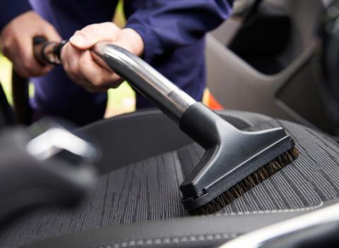 Zverte vášho štvorkolesového tátoša do rúk odborníkom. Umývanie exteriéru, čistenie interiéru a aplikácia špeciálnej NANO technológie. 