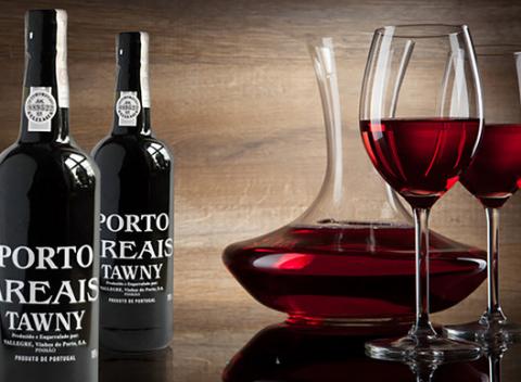 Jemná portugalská elegancia. Červené víno pochádzajúce z najlepších vinohradov údolia Douro - portské červené víno Porto Areais Tawny 0,75l.