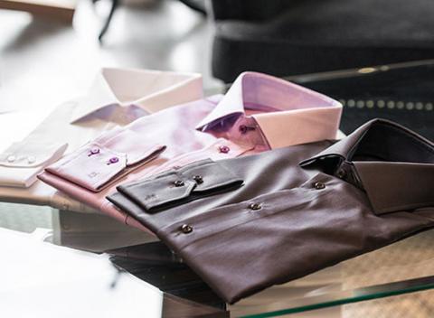 Košeľa šitá na mieru najvyššej britskej kvality Christian Barret. Nekompromisný štýl Savile Row pre úspešných mužov.  