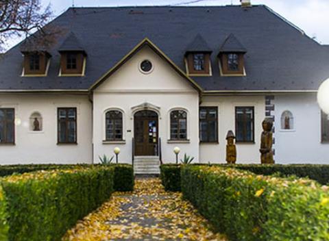 Objavte vo dvojici krásu prírody v okolí Turca. Romantický pobyt v renesančnom kaštieli Benice s polpenziou a dieťa do 12r. zdarma.