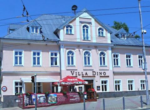 Jedinečný pobyt v Mariánskych Láznach spolu s polpenziou, procedúrami a vstupom do bazéna. Kultúra a pamiatky v okolí. 