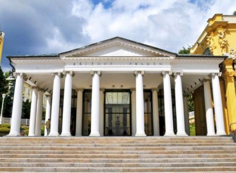 Kúpeľný pobyt plný wellness procedúr ako pivný zábal, rašelinové nahratie, masáž nôh a mnoho ďalšieho – v Mariánských Lázních.