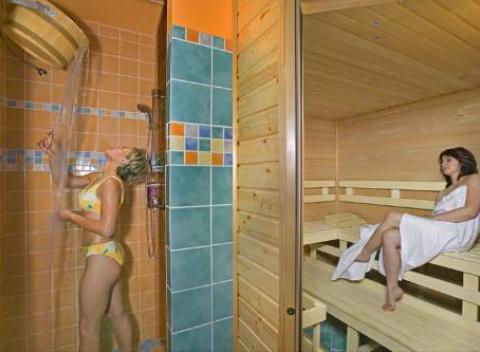 Oddýchnite si v príjemnom prostredí českých kúpeľov.  Wellness pobyt v hoteli Haná*** v Mariánských Lázňach s polpenziou a procedúrami.