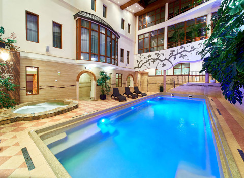 Poľské Pieniny neďaleko slovenských hraníc: Hotel Kinga **** s polpenziou, bazénom a wellness neobmedzene.