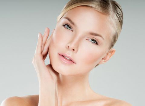 Urobte niečo pre seba a pre vašu krásnu a hebkú pleť. Doprajte si termolifting tváre alebo ošetrenie pleti 95 % kyslíkom.