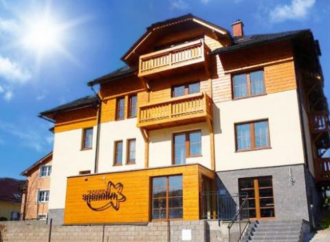 Prežite krásnu dovolenku v lone malebnej prírody Kysúc. Skvelý 3 až 6-dňový pobyt so zľavou na wellness v penzióne Sasanka v Oščadnici. 