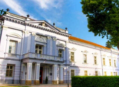 Spoznajte romantickú atmosféru kaštieľa Mojmírovce*** a doprajte si wellness vo dvojici vo vynovenom relax centre.