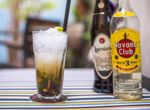 Mojito, Cuba libre 1+1 zdarma či káva podľa vlastného výberu. Vstúpte do malej Havany a započujte sa do kubánskej hudby priamo v Košiciach.