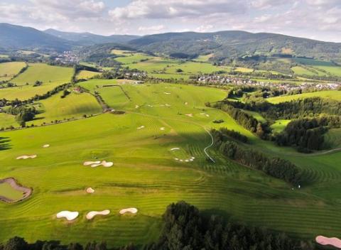 Luxus uprostred horskej prírody v nadčasovom Hoteli GRUND RESORT**** v Krkonošiach! Relaxačný wellness pobyt na 3, 4 alebo 6 dní.