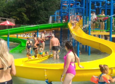 Rodinný lístok alebo vstup pre jednotlivca do termálneho kúpaliska Goracy Potok. Doprajte sebe aj deťom skvelú zábavu a regeneráciu. 