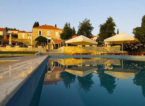 Letná dovolenka na chorvátskom ostrove Korčula v hoteli Borik s výnimočnou atmosférou, výhľadom na polostrov Pelješac, bazénom a raňajkami.