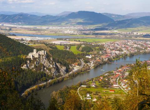 Relax uprostred krásnej horskej prírody v Rajeckých Tepliciach. Ubytovanie na 2-3 noci pre 1 osobu v penzióne Antik** s raňajkami a masážou.