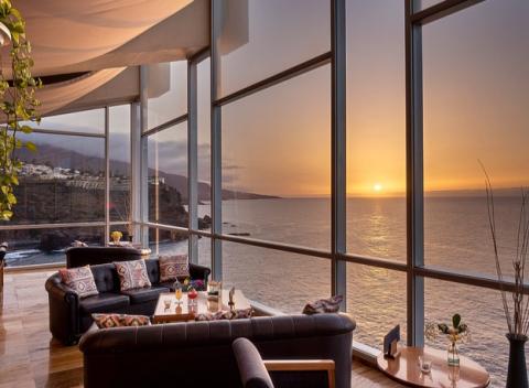 Exotická dovolenka plná slnka uprostred pálm a záhrad na Tenerife. Rodinný pobyt v komfortnom Maritim Hotel s polpenziou a wellness.