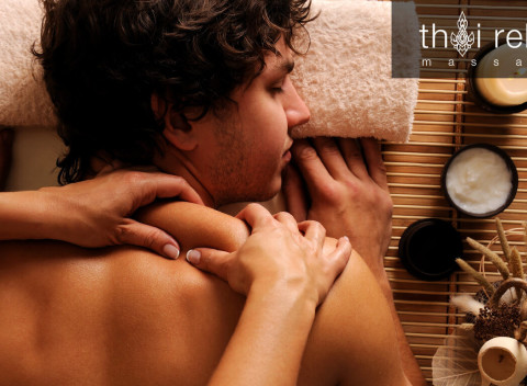 Thajská masáž celého tela alebo bylinková masáž chrbta v masážnom salóne Thai Relax v Trnave.