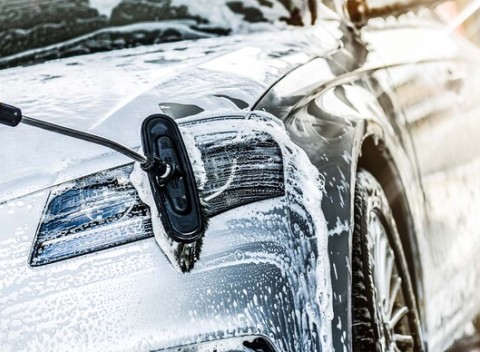 Kompletné čistenie vozidla s voskovaním +  kompletné tepovanie vozidla (osobné vozidlo).