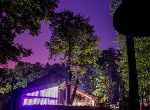 V tichom prostredí Trenčianskej Breziny iba na skok do mesta Trenčín vás privíta Hotel Veverica.