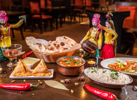 Indické romantické menu pre 2 osoby v Punjabi Dhaba na Hlbokej ceste.