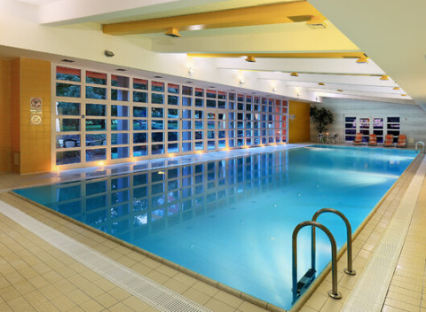 Stovežatá Praha s neobmedzeným vstupom do bazéna a raňajkami v hoteli Duo****.