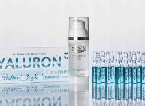 Kyselina hyalurónová v ampulkách alebo v podobe gélu, vhodná pre každý typ pleti.