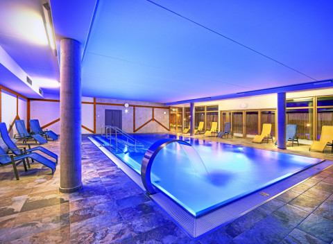 Šumava: Hotel Resort Relax **** pri Lipne s vlastnou plážou, wellness a bazénom + výhody a polpenzia.