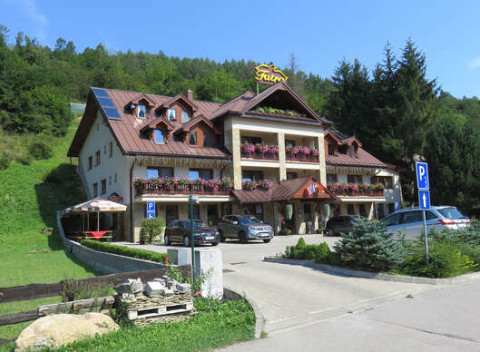 Hotel Fatra s raňajkami v centre Terchovej, jedného z najkrajších miest na Slovensku.