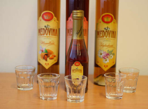 Slovenská medovina podľa výberu, mimoriadne obľúbený nápoj s dokonalou harmóniou chutí.