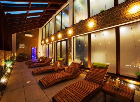 Vitajte v malebnom prostredí Štiavnických vrchov, kde si odpočiniete a upokojíte myseľ. Dovolenka v hoteli Daro s polpenziou a wellnes.