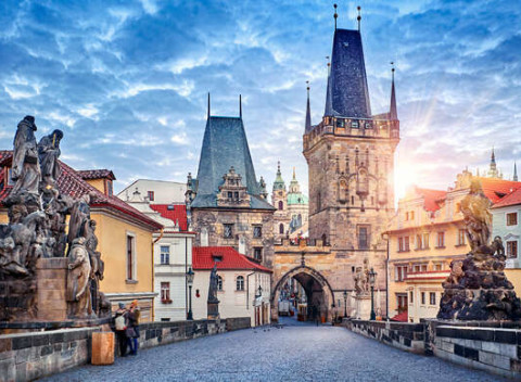 Vynikajúco hodnotený pražský Theatrino**** len 1 minútu od zastávky MHD.