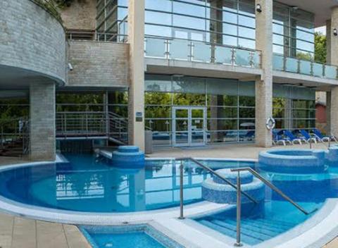 Užite si luxusnú dovolenku s neobmedzeným wellness v maďarskom 4* hoteli Visegrad Superior s polpenziou a vstupom do termálnych bazénov.