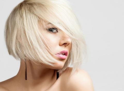 Vstúpte do nového mesiaca ako nová žena. Vďaka strihu, melíru či novej farbe a regenerácii budete vnímať samú seba omnoho pozitívnejšie.