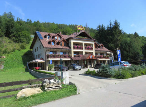Hotel Fatra: Centrum Jánošíkovho rodiska v obklopení krásnych hôr.