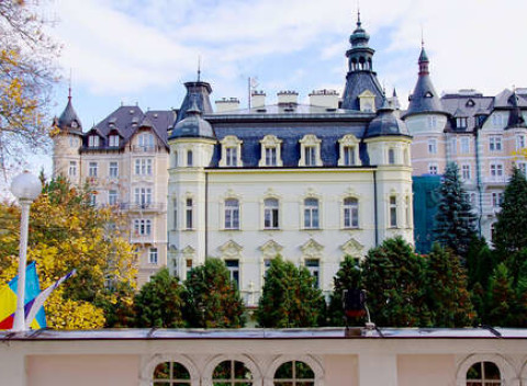 Prekrásne Karlove Vary s ubytovaním v hoteli Eliška**** v prestížnej kúpeľnej zóne.