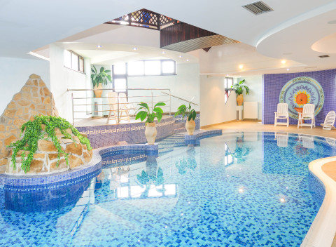 Vysoké Tatry: Hotel Amália *** s neobmedzeným vstupom do bazéna a wellness + polpenzia.