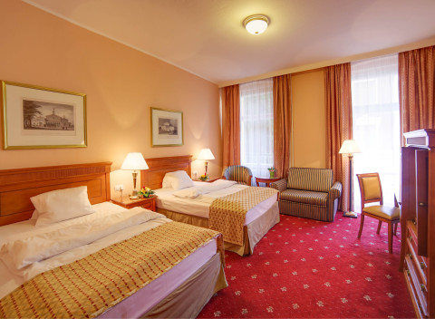 Karlove Vary: SPA Hotel Lauretta **** s plnou penziou, kávou so zákuskom a 8 liečebnými procedúrami.