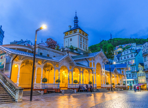 Karlove Vary kúsok od kolonády: Hotel Eliška **** so vstupom do Alžbětiných lázní a s raňajkami.