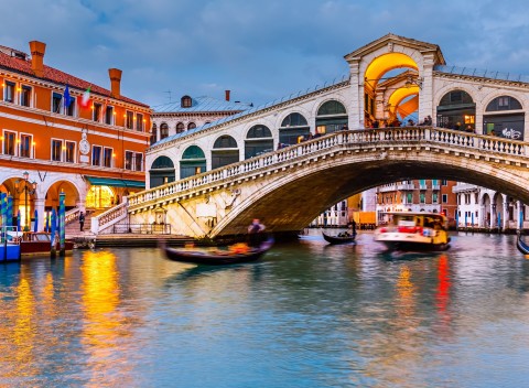 Taliansko: Benátky v novom A&O Venezia Mestre s raňajkami a 2 deťmi do 18 rokov zdarma.