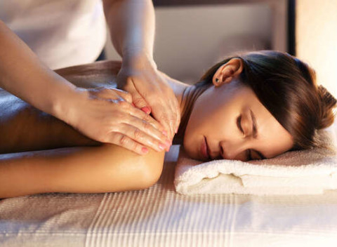 Liečebno-relaxačná 40 min. masáž v obľúbenom salóne Vita Verde.