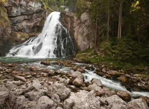 Pobyt v športovom hoteli Dachstein West v rakúskych Alpách pri skiareáli a kúpeľoch.