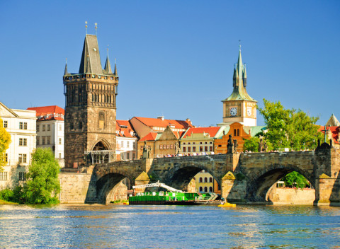 Praha po celý rok v obľúbenom štýlovom a luxusnom 4* hoteli Taurus s raňajkami v cene.