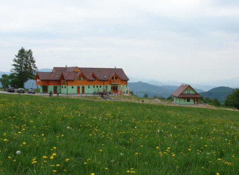 Penzión Králiky: Ničím nerušený pokoj uprostred prírody s polpenziou a veľkým detským ihriskom.